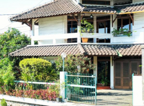3BR AC Rumah Liburan Pasteur Bandung
